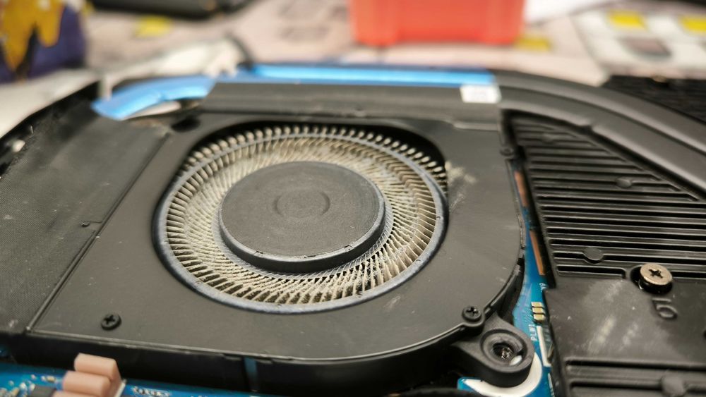 Профилактика и почистване на лаптопи