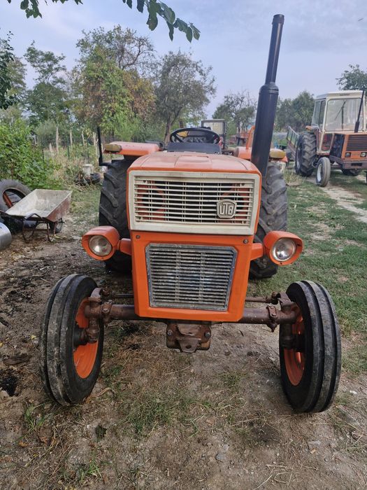 Tractor Universal 445