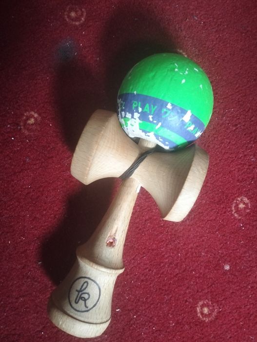 Vând kendama paly semnată de xremus