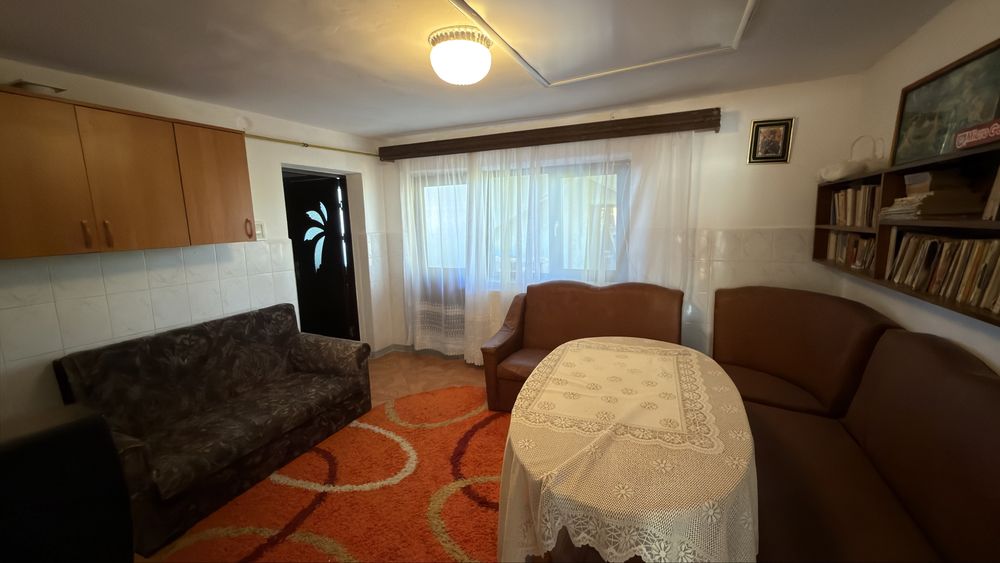 Casa spatioasa in Comuna Aninoasa , sat Groserea