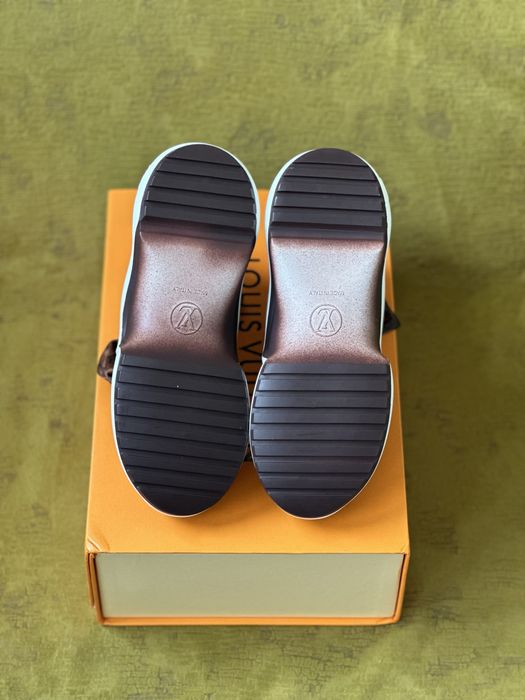 Louis Vuitton Archlight 38