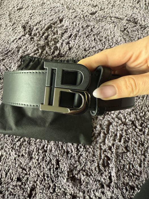 Колан Balmain.