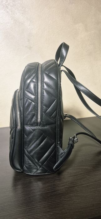 Rucsac Michael Kors  din piele . Nou.