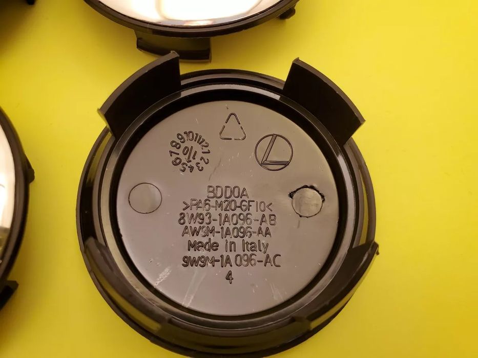 JAGUAR - Set 4 capace pentru jante aliaj