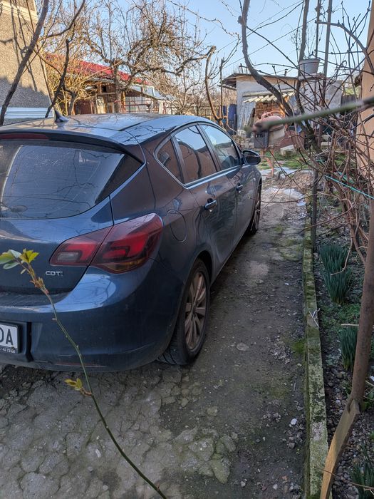 Opel Astra J 2010 1.7 Diesel Necesita reparatie EGR