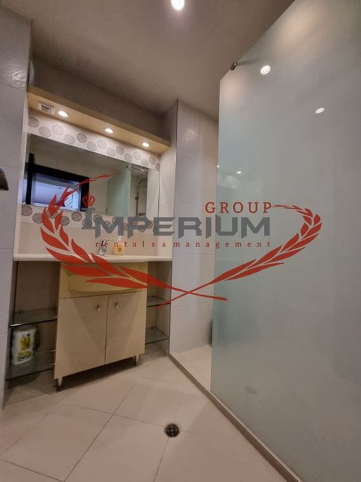 Дава се под наем Тристаен апартамент в Варна, Гръцка махала - 130 кв.м за 918 € - Снимка #11