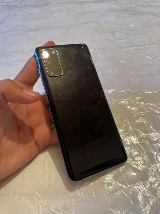 Samsung s20 128/8