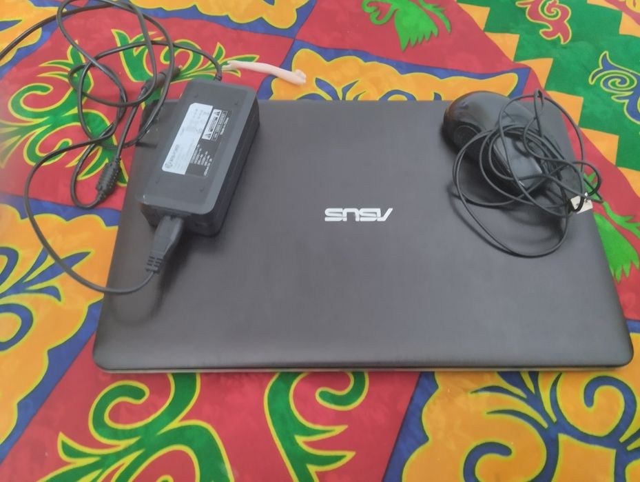 Ноутбук сатылады