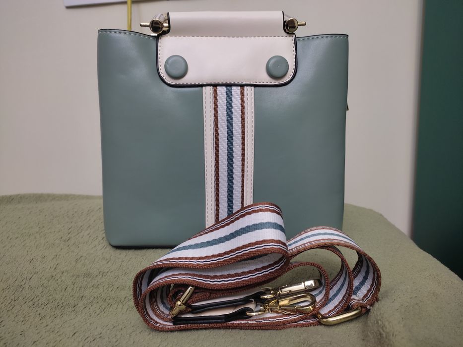 Зелёная сумка kari