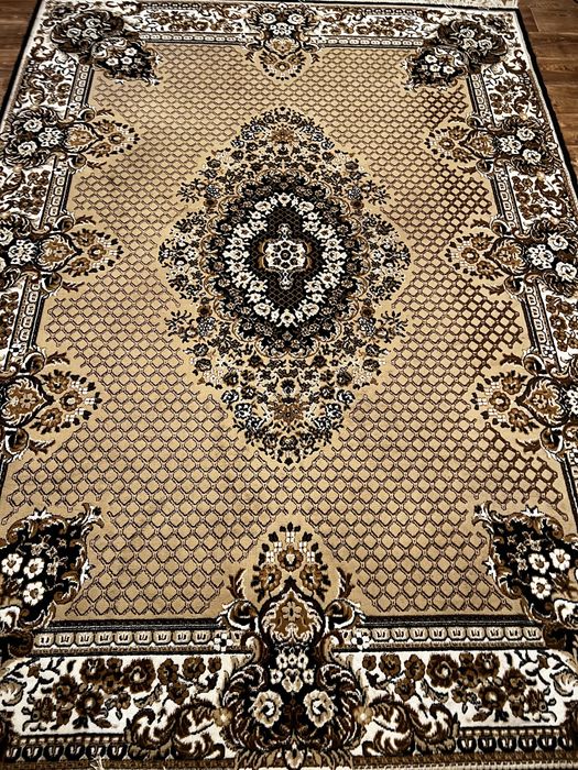 Продается большой ковер в зал