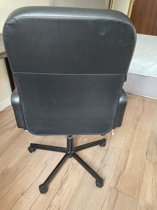 Стол+кресло в хорошем состоянии