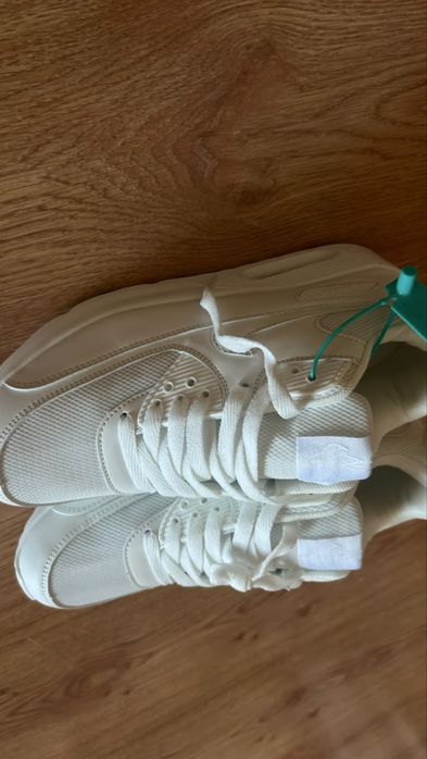 Белые Nike air max