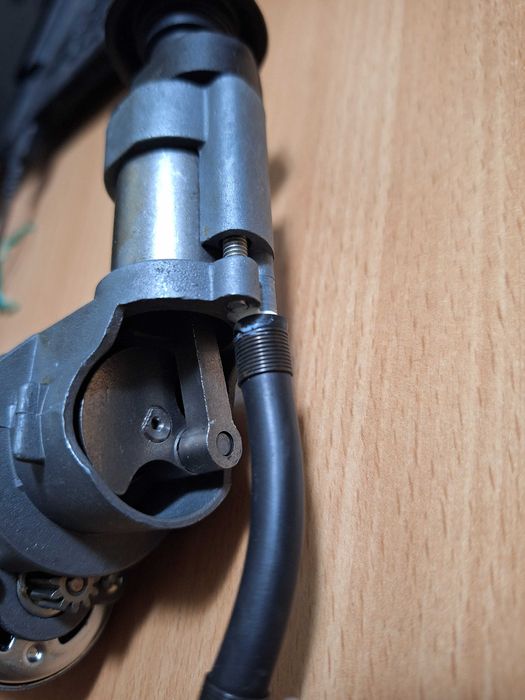 Compresor auto cu piston la 12 volti