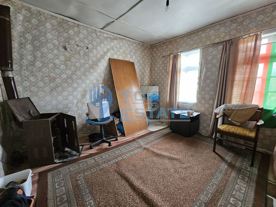 Къща с вътрешна тоалетна и частичен ремонт в село Ново градище, облас