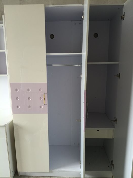 Продам гарнитур подростковый.