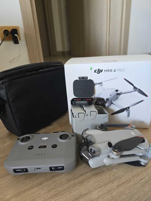 DJI Mini 4 pro Fly More Combo