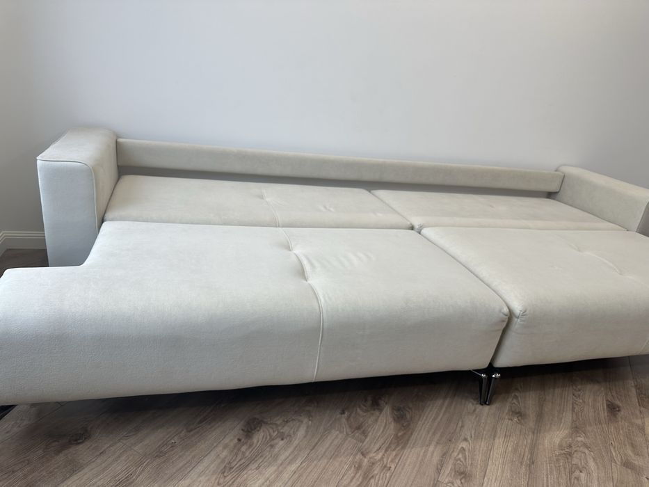 Продам диван, в идеальном состоянии. 350*110, раскладывается