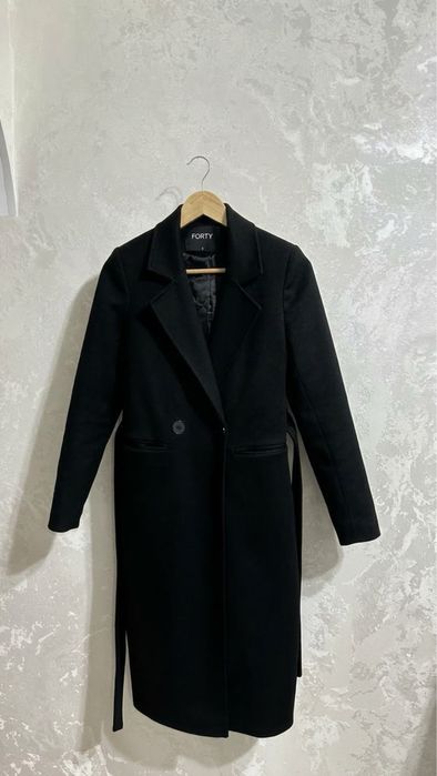 Черное классическое пальто