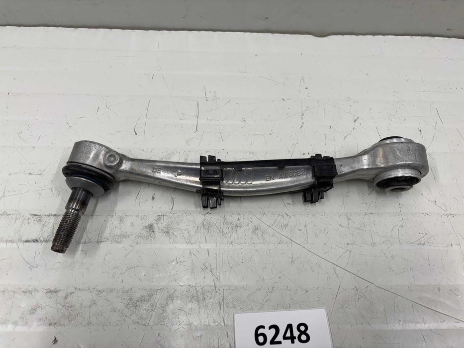 Заден ляв горен носач / Заден десен горен носач БМВ М2 М3 М4