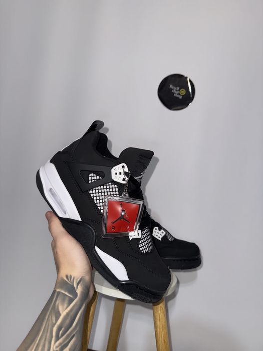 Adidasi Air Jordan 4 Alb-Negru 41,42,43,44 Premium