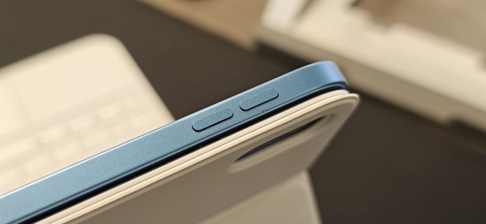 iPad 10 (Generația a 10-a) 64GB Blue + Apple Pencil USB-C + Tastatură Originală Apple