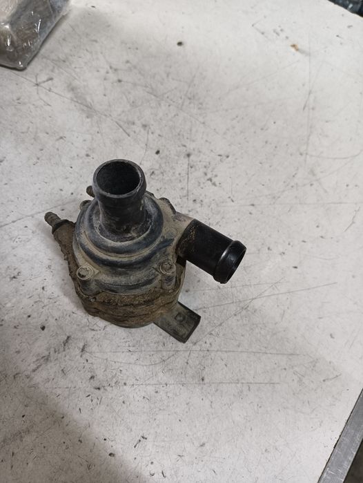 Pompa De Apa/Lichid De Racire Electrica Auxiliara Volkswagen Touareg 7