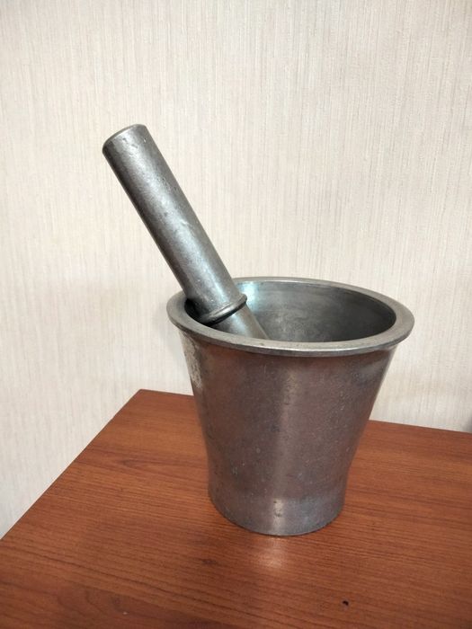 Мясорубки,мантоварка,ступка.