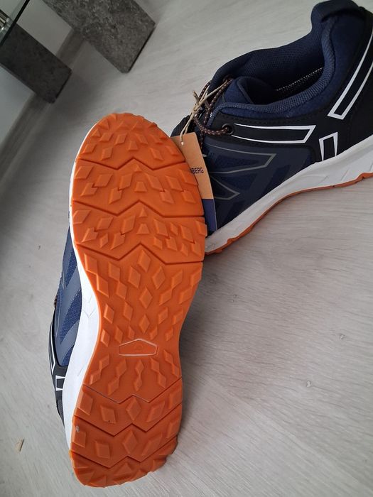 Vand Adidași Traking Stormberg Noi cu etichetă  Unisex Marime 37