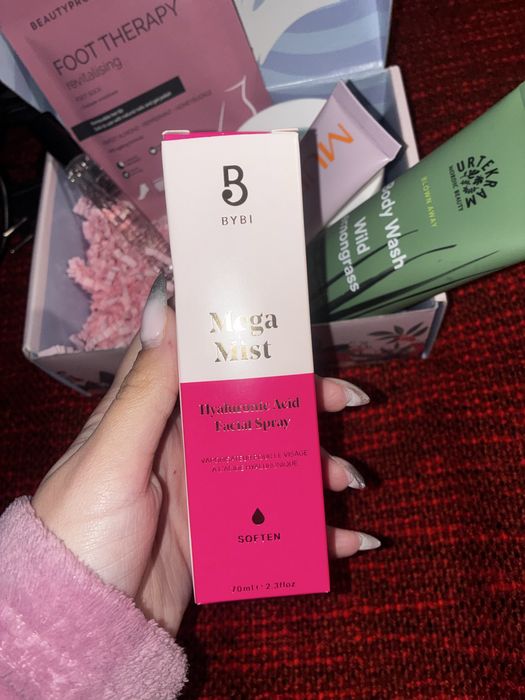 Продавам козметика