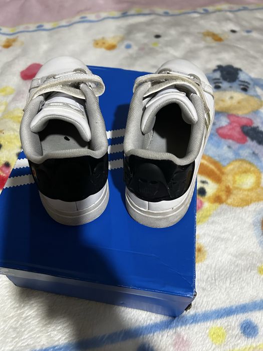 Кросовки дктские адидас