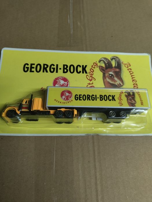 Лот от колекционерски камиончета- нови...