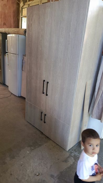 Шкаф сотилади холати янгдек Тоза ишга таййор