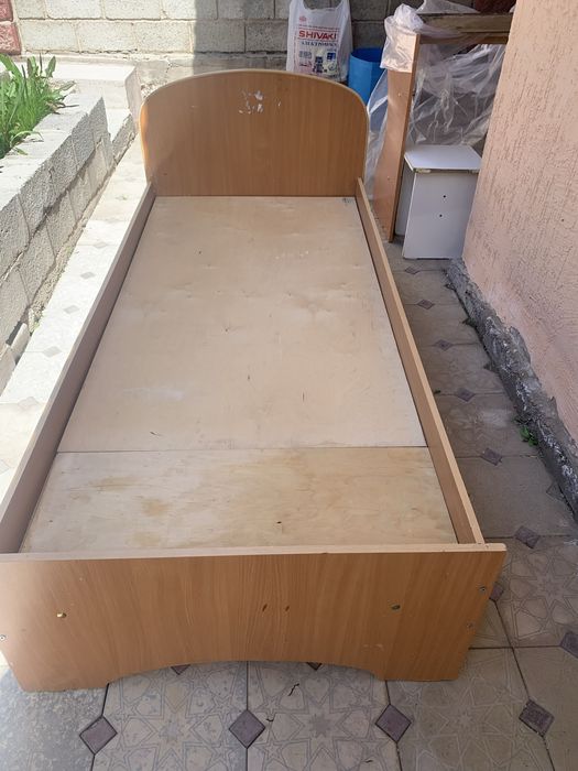 Спальный кроват без матраца