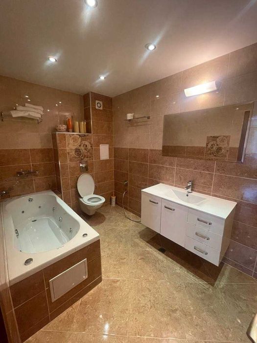 Продава се Тристаен апартамент в Бургас, Сарафово - 110 кв.м за 2273 €/кв.м - Снимка #5