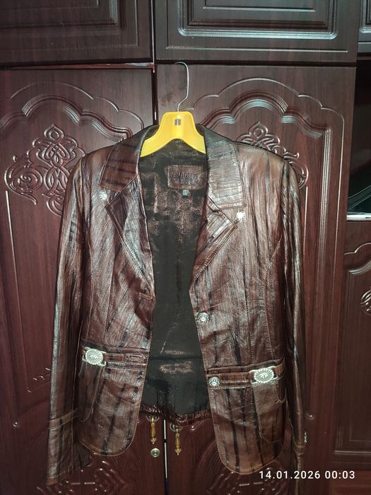 Кастюм женский размери м