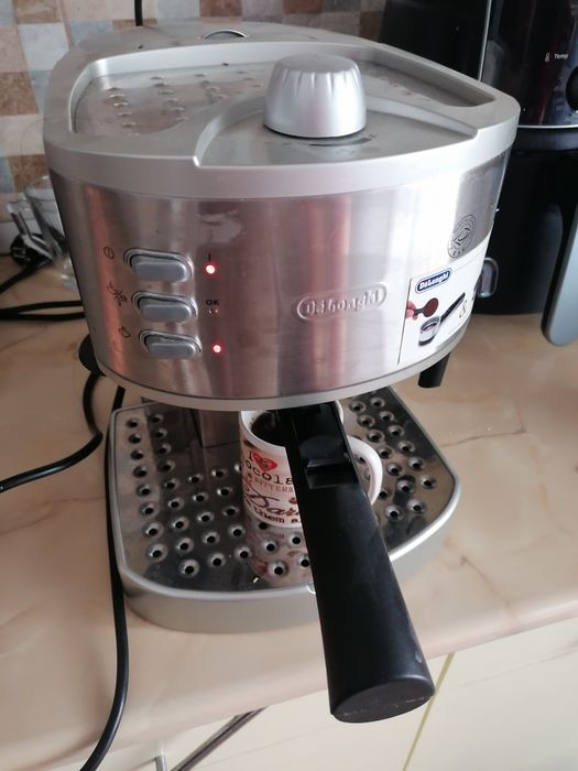 Aparat de cafea DeLonghi