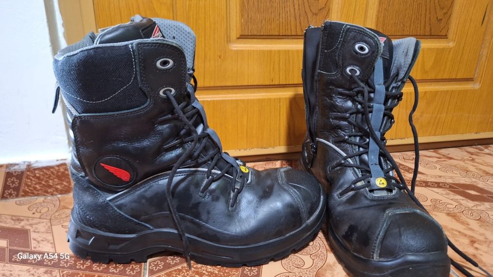 Vând bocanci Red Wing Shoes