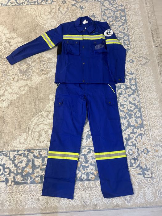 Спецодежду.      новую