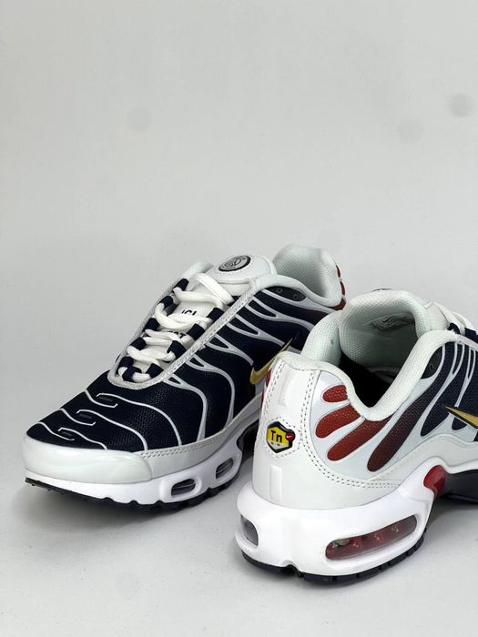 магазин кроссовок