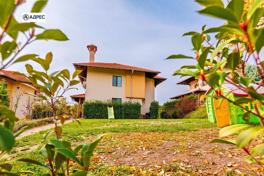 Продава се Къща в с. Гумощник, Област Ловеч - 154 кв.м за 612 €/кв.м - Снимка #2