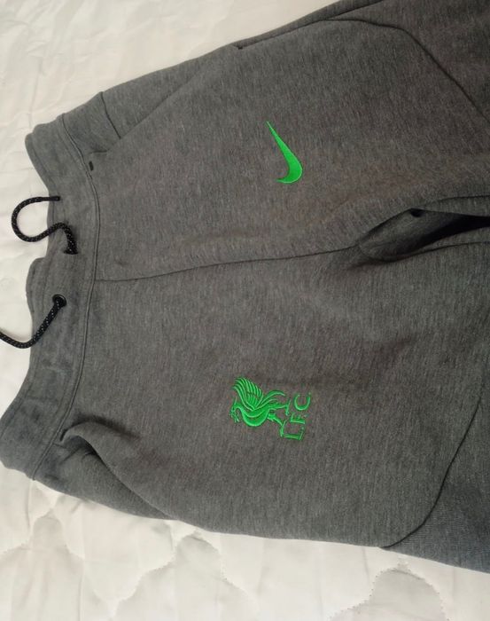Nike x Liverpool tech fleece панталон