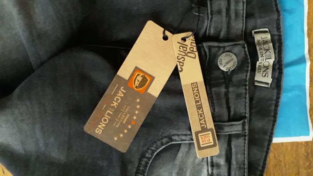 Джинсы на мальчика.