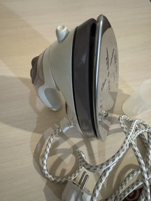 Утюг в отличном состояний.