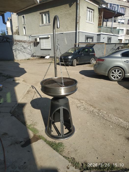 Барбекю на дървени въглища