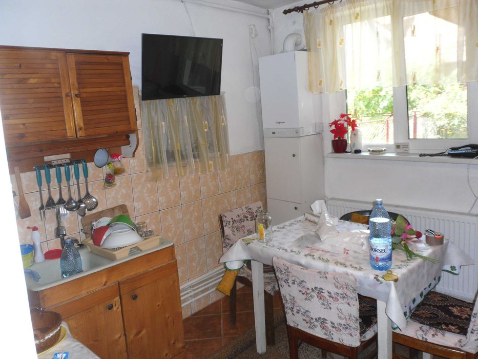 Casa / gospodarie saseasca in sat Bunesti, judet Brasov. Pe drumul spre Viscri