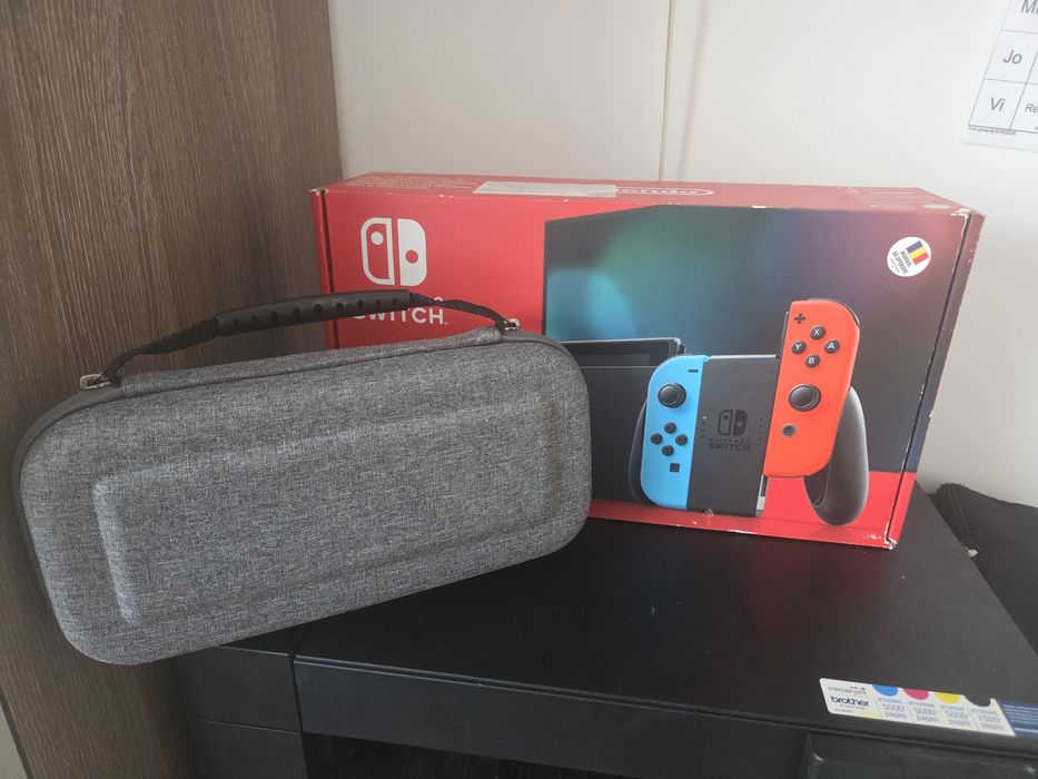 Nintendo Switch V2 Neon + fc 24 + Husă și cutie
