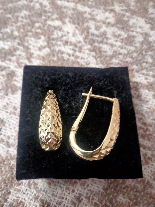 Серьги очень красивые подарок на 8 марта