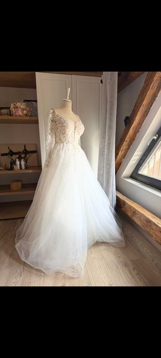 Se vinde rochie de mireasa.