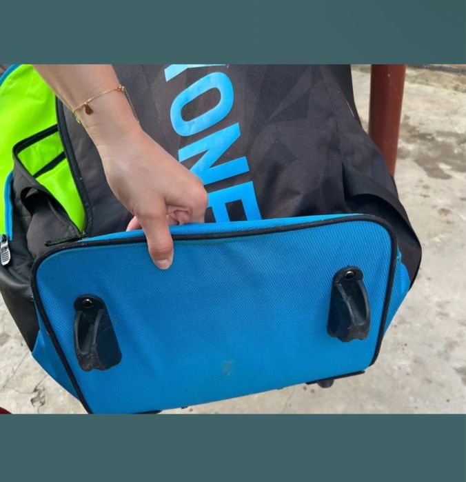 Geanta tenis Yonex stil trouler