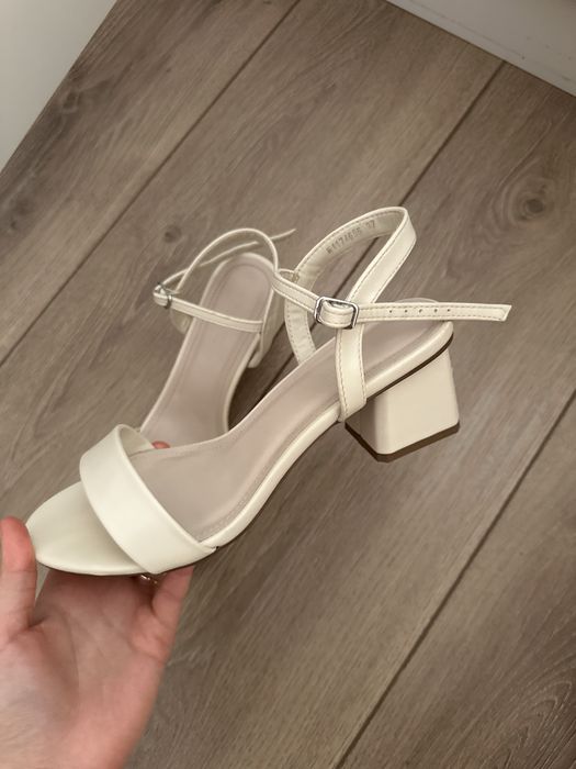 Босоножки беж, размер 38